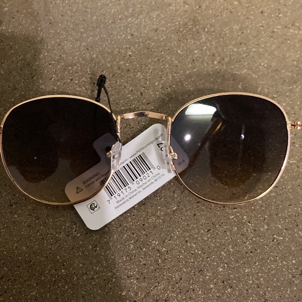 Time and Tru sunglasses - Picture 5 of 5